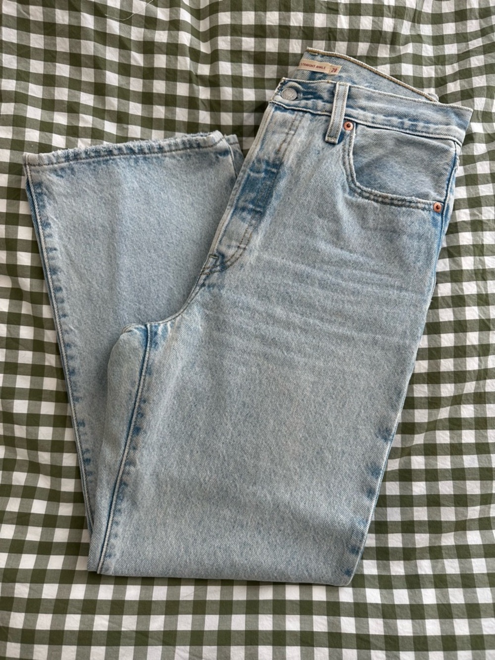 Levi’s Ribcage Straight Leg Jeans - Picture 2 of 4